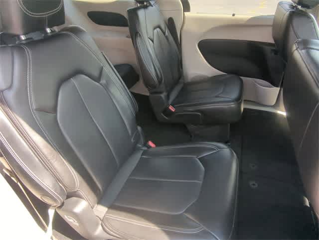 Thumbnail: 2021 Chrysler Voyager - 20