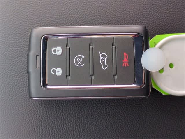 2025 Jeep Grand Cherokee Altitude 36
