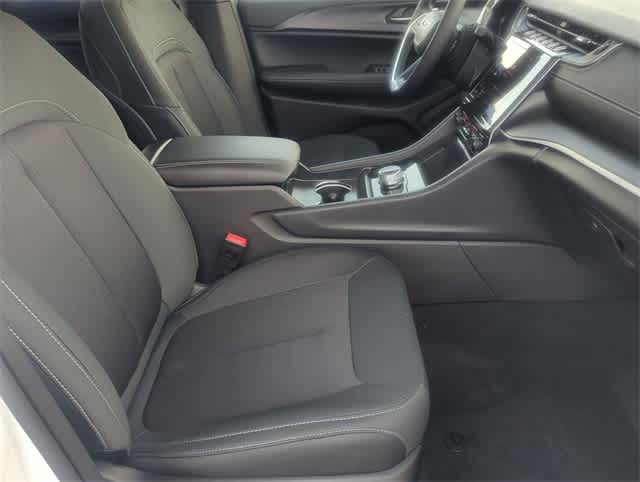 Thumbnail: 2025 Jeep Grand Cherokee L - 24