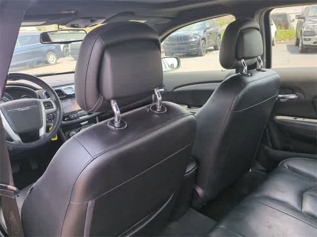 Thumbnail: 2012 Chrysler 200 - 18