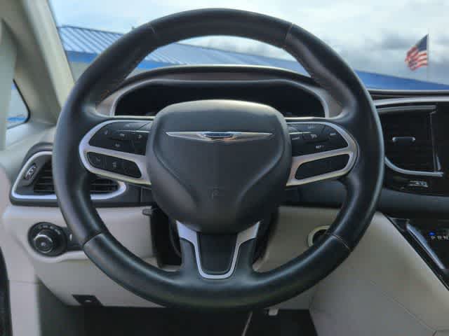 Thumbnail: 2018 Chrysler Pacifica - 24