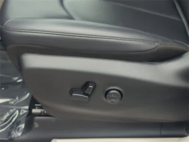 Thumbnail: 2024 Chrysler Pacifica - 17