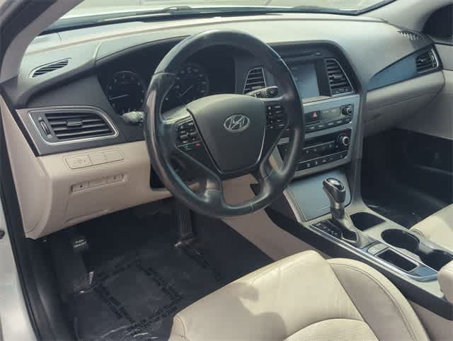 Thumbnail: 2016 Hyundai Sonata - 10
