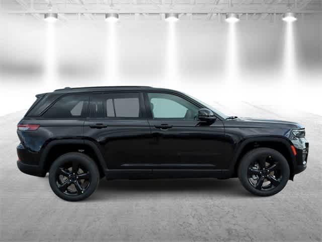 Thumbnail: 2025 Jeep Grand Cherokee - 9