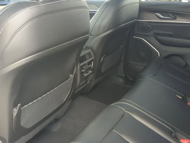 Thumbnail: 2026 Jeep Grand Cherokee - 17