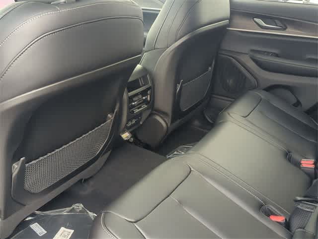 Thumbnail: 2025 Jeep Grand Cherokee - 18