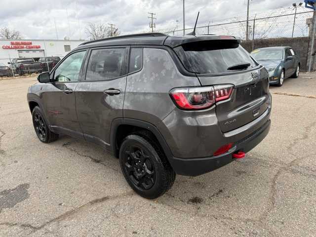 2024 Jeep Compass Trailhawk photo 3