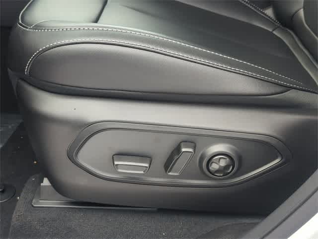 Thumbnail: 2025 Jeep Grand Cherokee L - 17