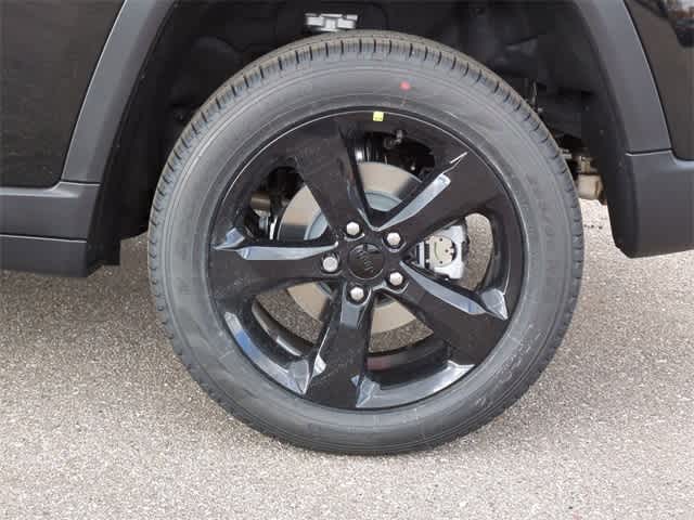 Thumbnail: 2025 Jeep Grand Cherokee - 14