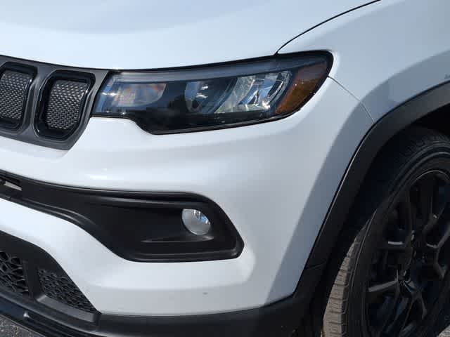 Thumbnail: 2022 Jeep Compass - 11