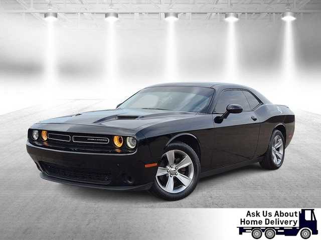 2018 Dodge Challenger SXT -
                  Garden City, MI
