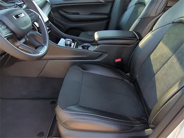 Thumbnail: 2025 Jeep Grand Cherokee L - 16