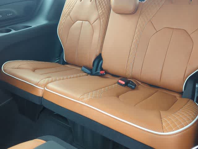 Thumbnail: 2026 Chrysler Pacifica - 21