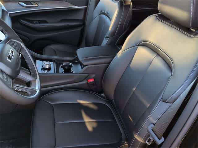 Thumbnail: 2025 Jeep Grand Cherokee - 16