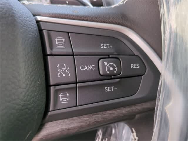 Thumbnail: 2024 Jeep Grand Cherokee - 25