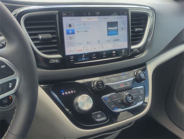 Thumbnail: 2024 Chrysler Pacifica - 29