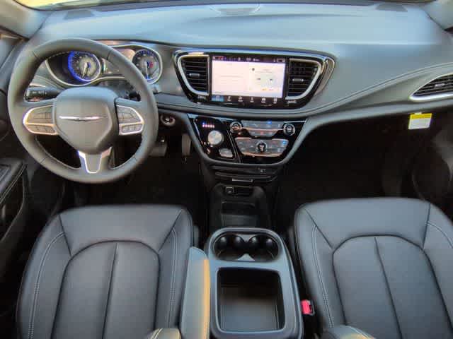 Thumbnail: 2026 Chrysler Pacifica - 16