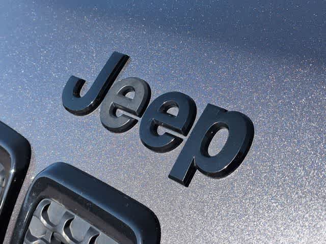 Thumbnail: 2021 Jeep Cherokee - 11