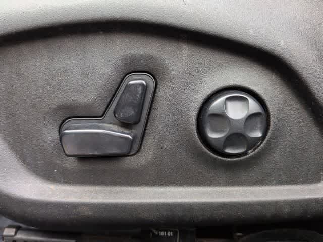 Thumbnail: 2019 Jeep Renegade - 18