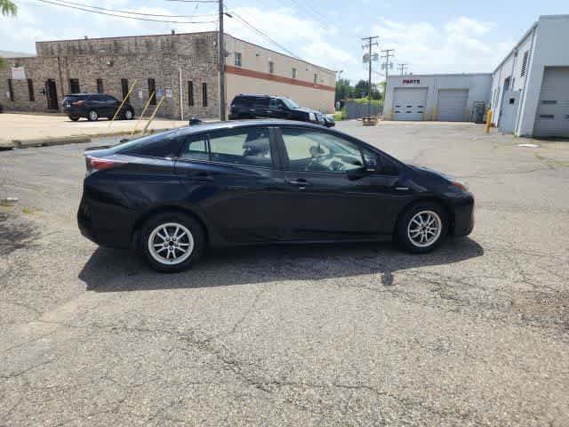 Thumbnail: 2016 Toyota Prius - 3