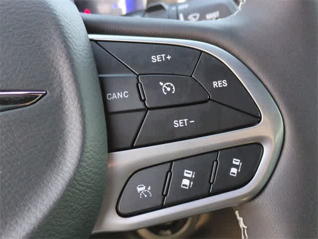 Thumbnail: 2026 Chrysler Pacifica - 27