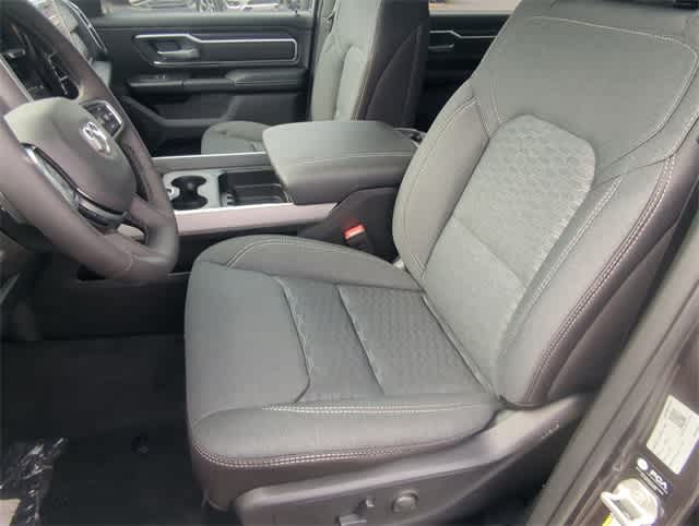 Thumbnail: 2025 RAM 1500 - 9