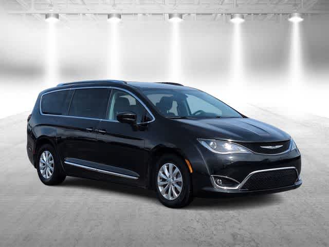 Used 2018 Chrysler Pacifica Touring L Plus with VIN 2C4RC1EG4JR350961 for sale in Garden City, MI