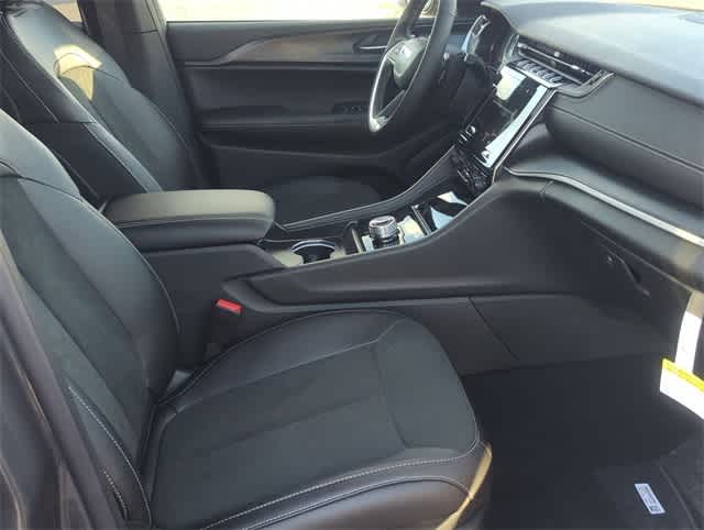 Thumbnail: 2025 Jeep Grand Cherokee L - 17