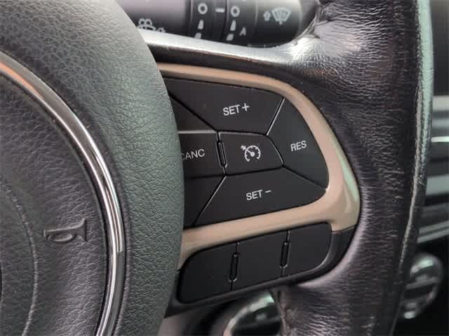 Thumbnail: 2017 Jeep Renegade - 30