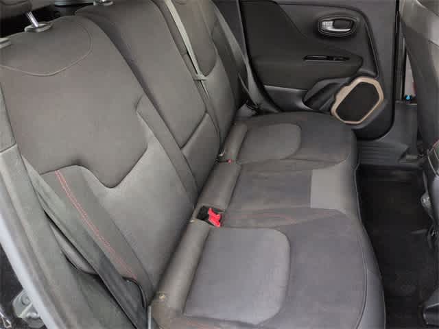 Thumbnail: 2019 Jeep Renegade - 21