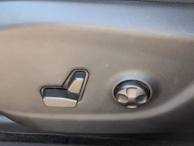 Thumbnail: 2021 Jeep Cherokee - 17