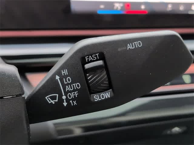 Thumbnail: 2025 BMW i5 - 27