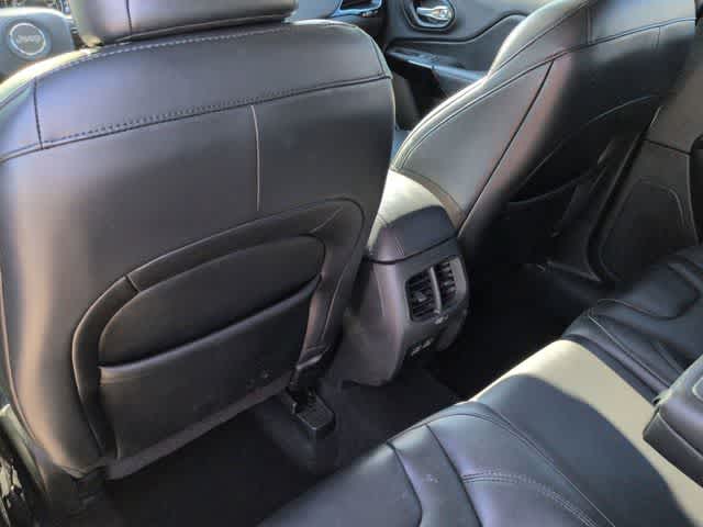 Thumbnail: 2021 Jeep Cherokee - 17