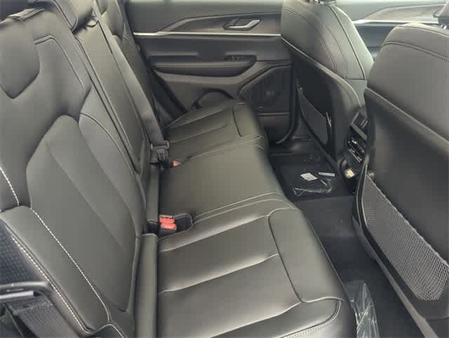 Thumbnail: 2025 Jeep Grand Cherokee - 21