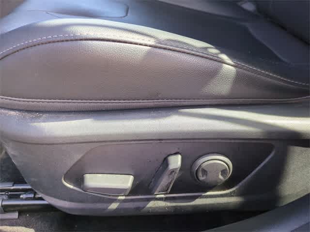 Thumbnail: 2023 Hyundai Elantra - 17