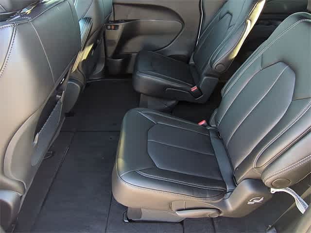 Thumbnail: 2026 Chrysler Pacifica - 20