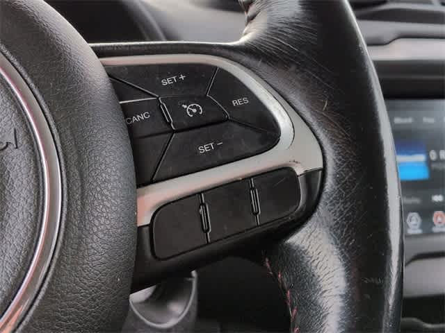 Thumbnail: 2019 Jeep Renegade - 25