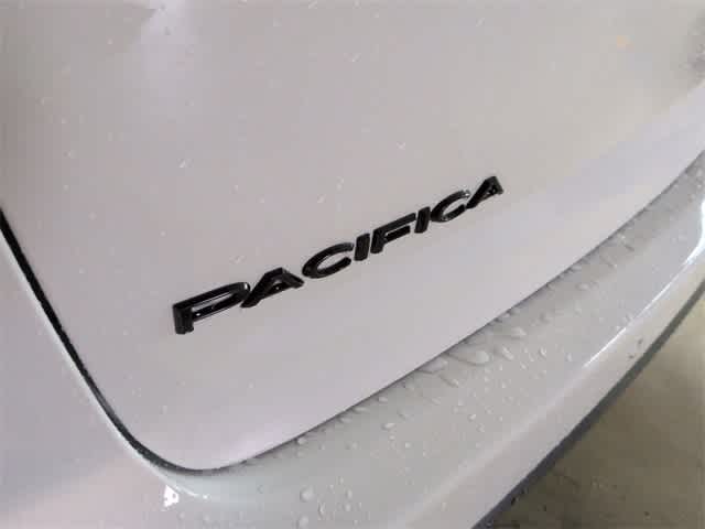 Thumbnail: 2026 Chrysler Pacifica - 13