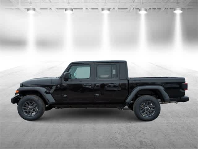 Thumbnail: 2026 Jeep Gladiator - 5
