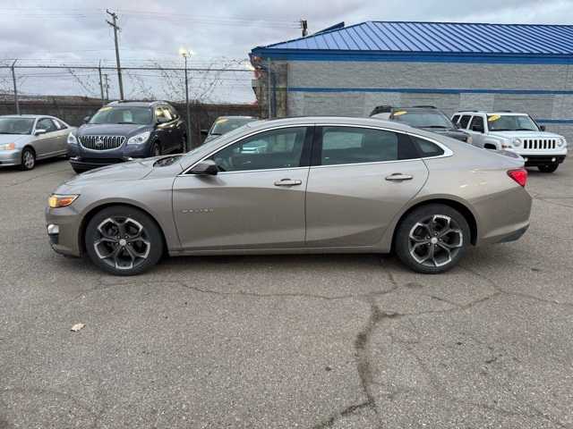 2023 Chevrolet Malibu 1LT photo 2
