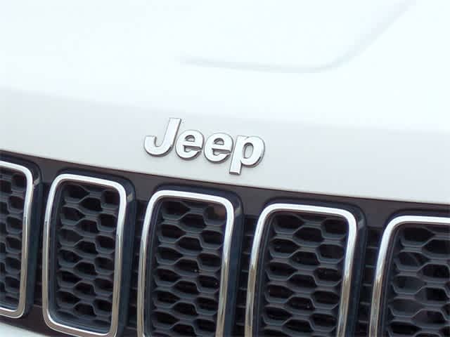 Thumbnail: 2019 Jeep Grand Cherokee - 12