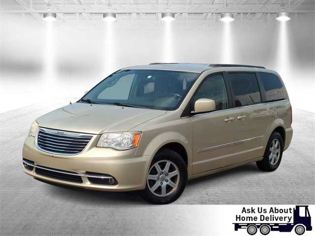 2011 Chrysler Town & Country Touring -
                  Garden City, MI