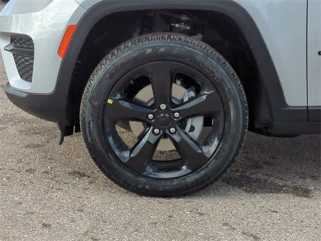 Thumbnail: 2025 Jeep Grand Cherokee - 13