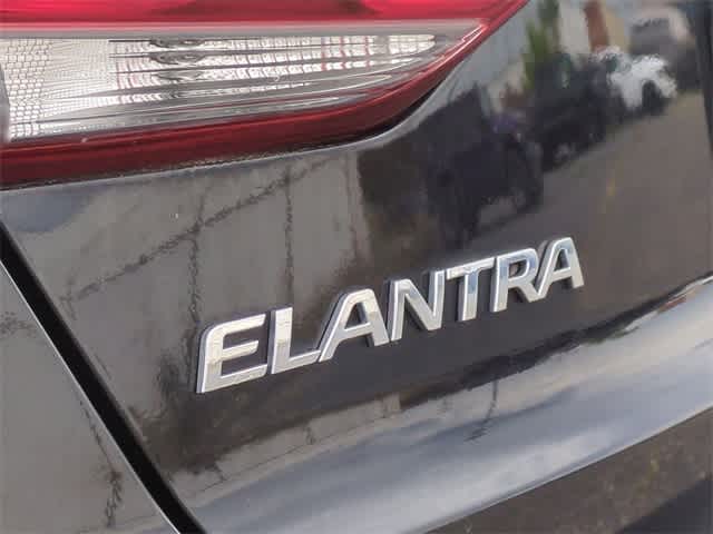 Thumbnail: 2018 Hyundai Elantra - 13