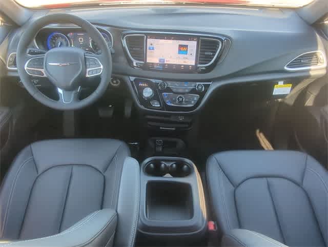 Thumbnail: 2026 Chrysler Voyager - 15