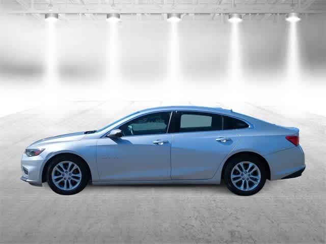 Thumbnail: 2016 Chevrolet Malibu - 5