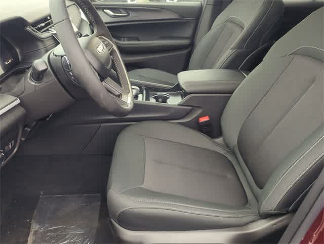 Thumbnail: 2025 Jeep Grand Cherokee - 16