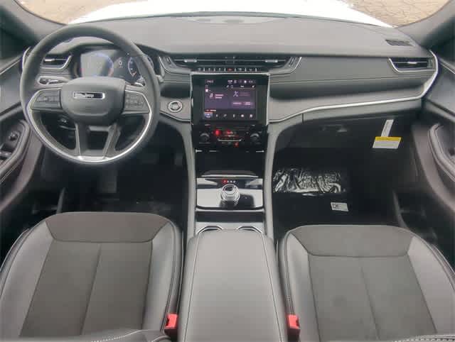 Thumbnail: 2025 Jeep Grand Cherokee L - 15