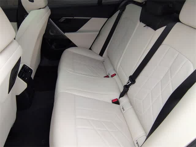 Thumbnail: 2025 BMW i5 - 20