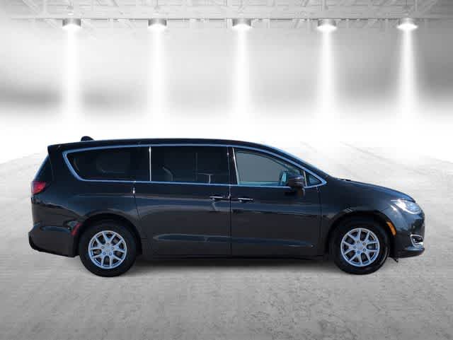 Thumbnail: 2020 Chrysler Pacifica - 9